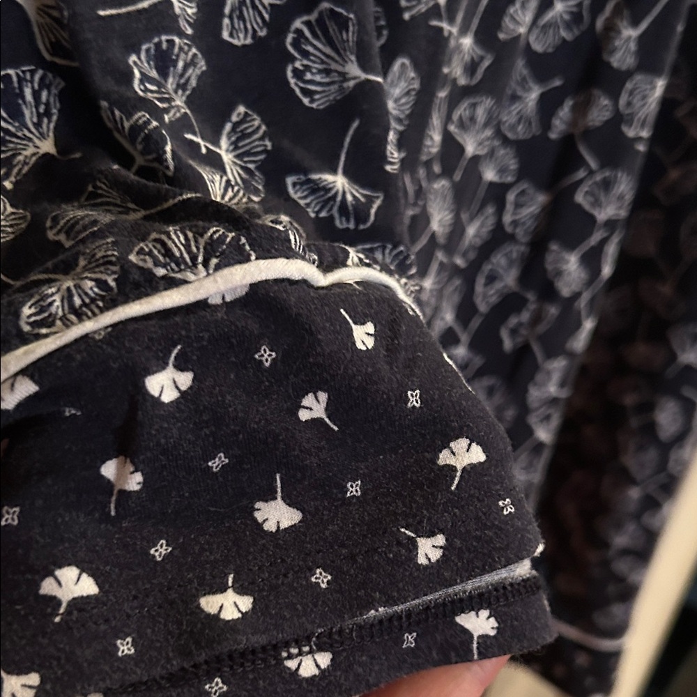 Vera Wang Navy and White Floral Pajama Set Size M - Picture 7 of 12